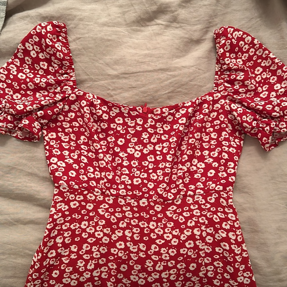 Park & Fifth Red Floral Midi Dress with Side Slit - Picture 4 of 4